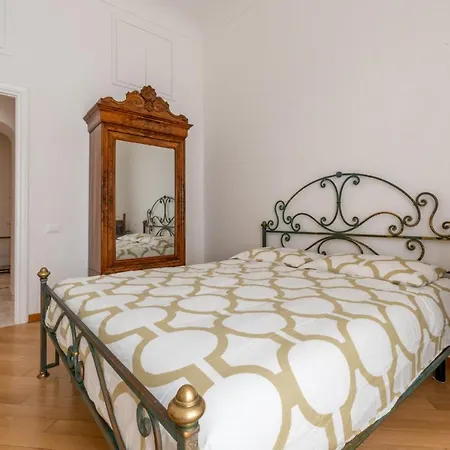 Carosi Apartment, Via Del Viminale * Rome